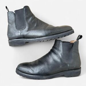 Bally Black leather Men’s Size 8.5 Chelsea boots with a unique vintage look